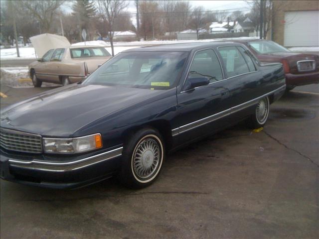 Cadillac Deville Base Sedan