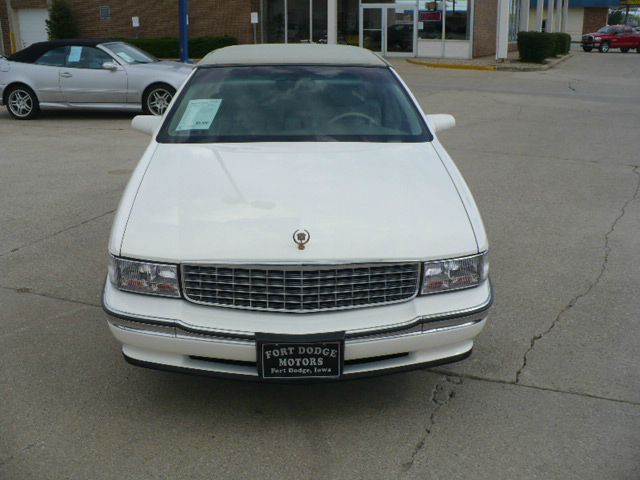 Cadillac Deville 1996 photo 1