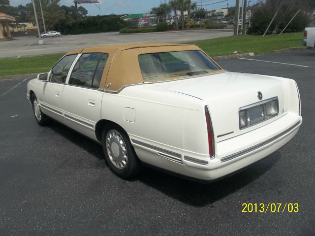 Cadillac Deville 1997 photo 1