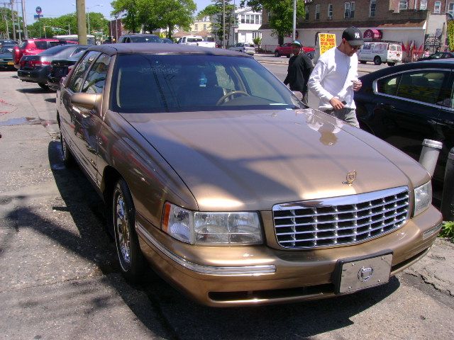 Cadillac Deville 1998 photo 1