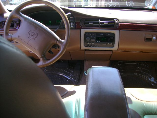 Cadillac Deville 1998 photo 2