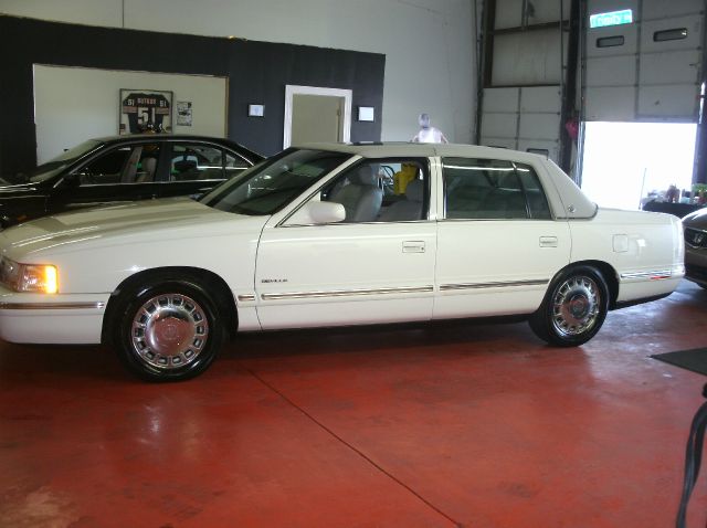 Cadillac Deville 1998 photo 1