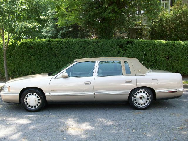 Cadillac Deville 1998 photo 1