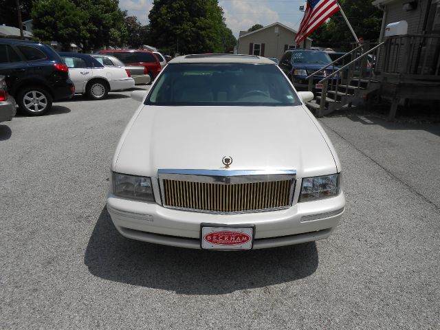 Cadillac Deville Grand Touring AWD SUV Sedan