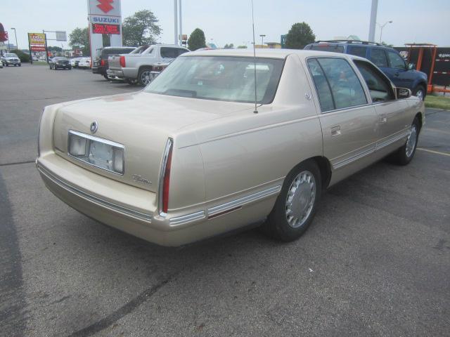 Cadillac Deville 1998 photo 2