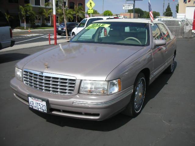 Cadillac Deville SE Sedan Sedan