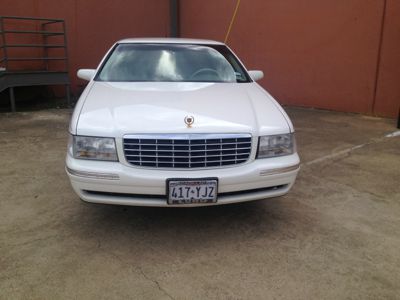 Cadillac Deville 1999 photo 1