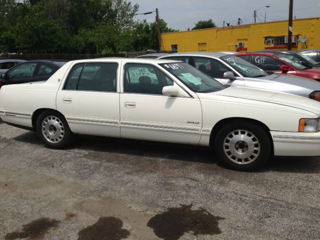 Cadillac Deville Base Sedan