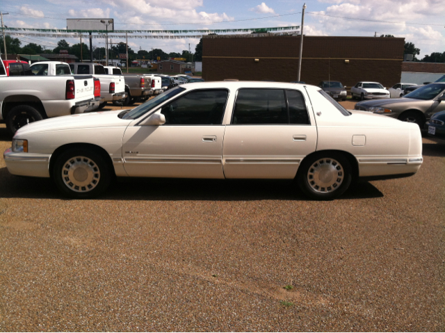 Cadillac Deville 1999 photo 1