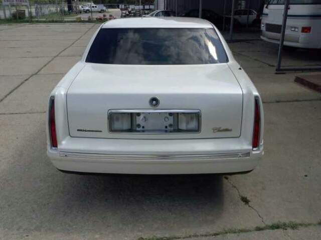 Cadillac Deville 1999 photo 1