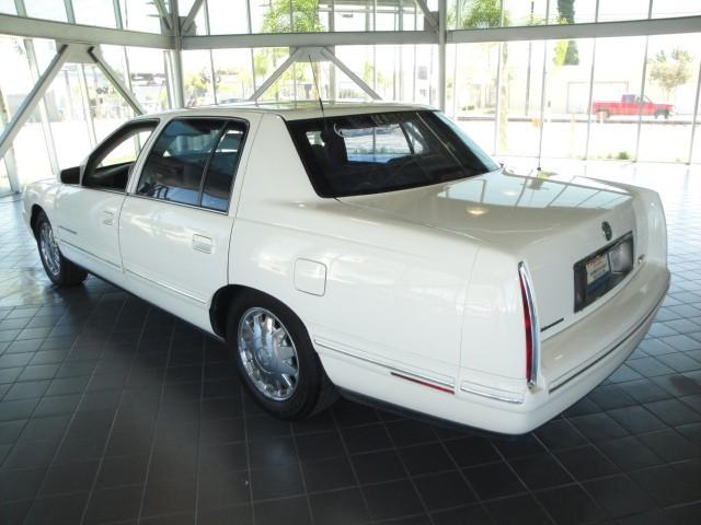 Cadillac Deville 1999 photo 1