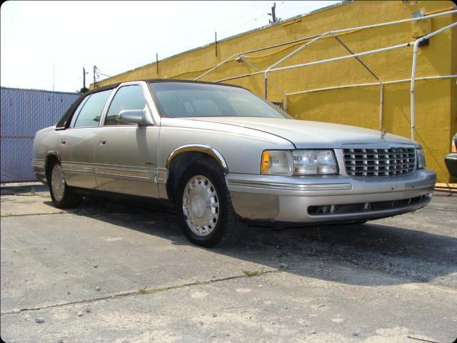 Cadillac Deville 1999 photo 2