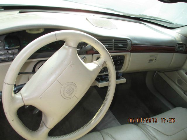 Cadillac Deville 1999 photo 2