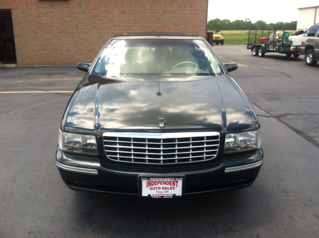 Cadillac Deville 1999 photo 1