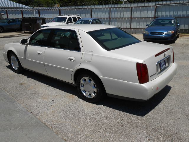 Cadillac Deville 2000 photo 2