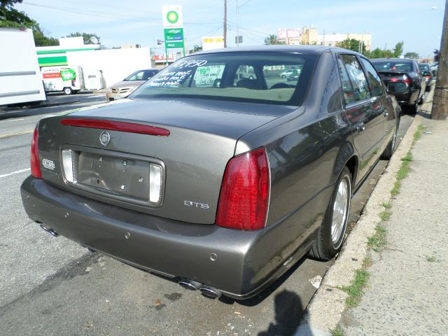 Cadillac Deville 2000 photo 2