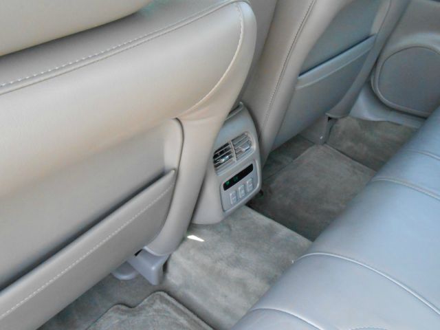 Cadillac Deville 2000 photo 9