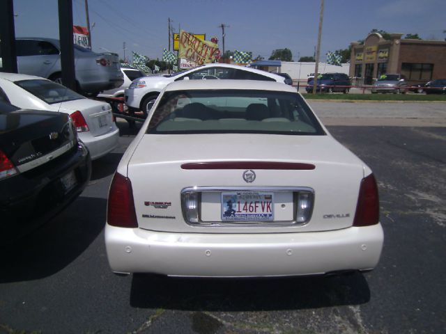 Cadillac Deville 2000 photo 2