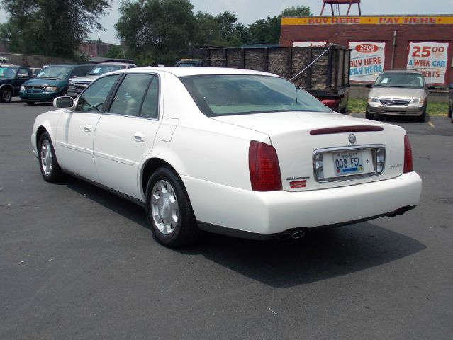 Cadillac Deville 2001 photo 2