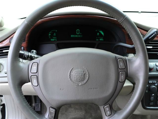 Cadillac Deville 2001 photo 16