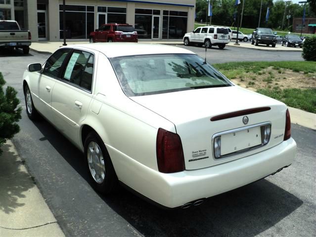 Cadillac Deville 2001 photo 17