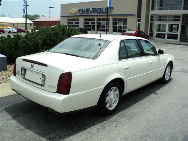 Cadillac Deville 2001 photo 3