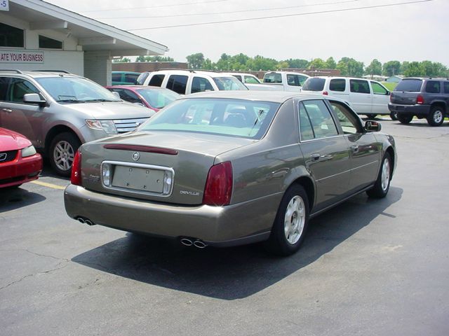 Cadillac Deville Base Sedan