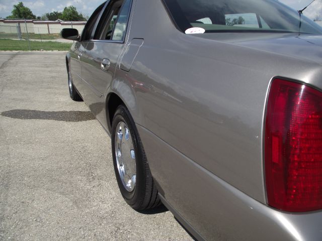 Cadillac Deville 2001 photo 3