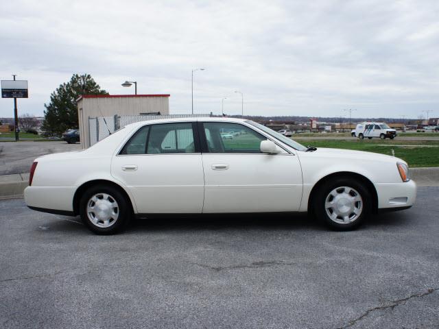 Cadillac Deville 2001 photo 2