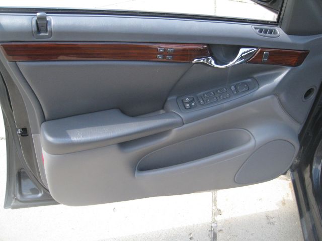 Cadillac Deville 2001 photo 12