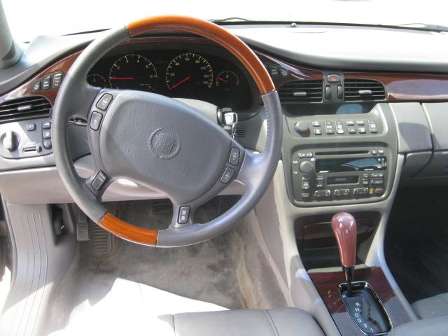 Cadillac Deville 2001 photo 2