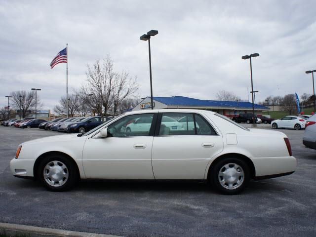 Cadillac Deville 2001 photo 17