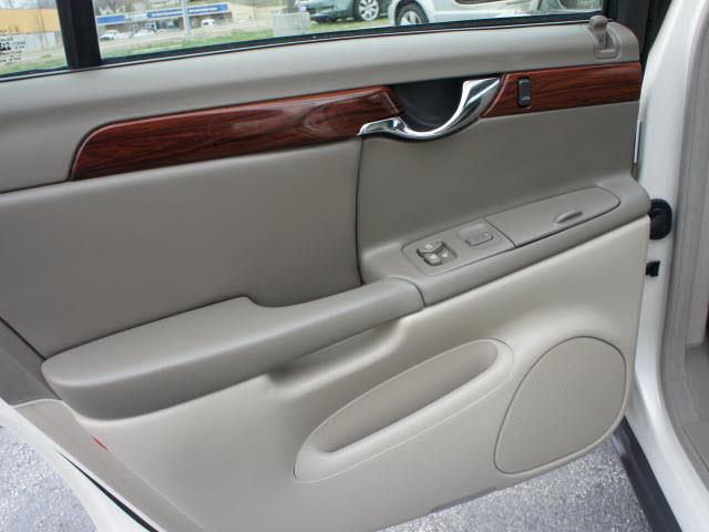 Cadillac Deville 2001 photo 3