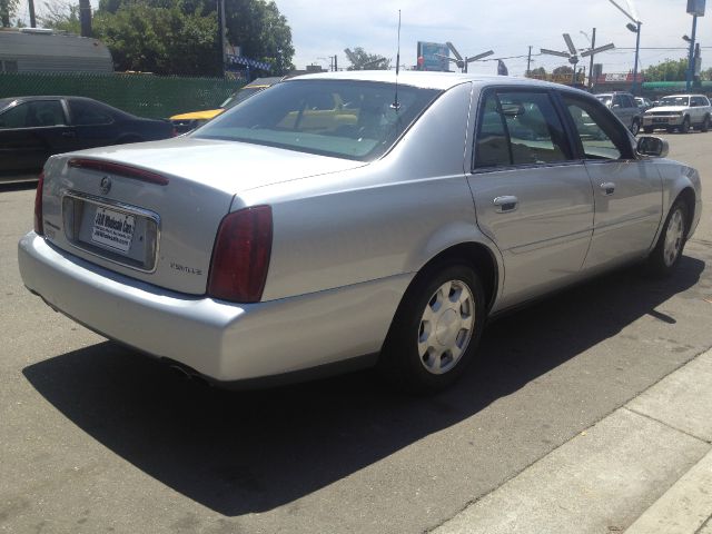 Cadillac Deville 2001 photo 2