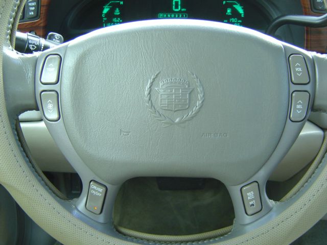 Cadillac Deville 2001 photo 2