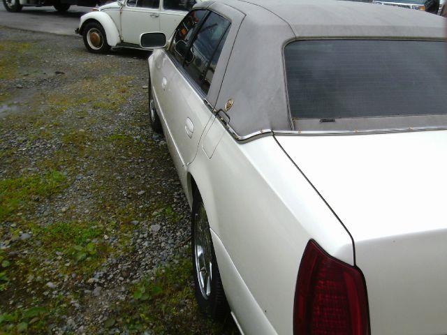 Cadillac Deville 2001 photo 3