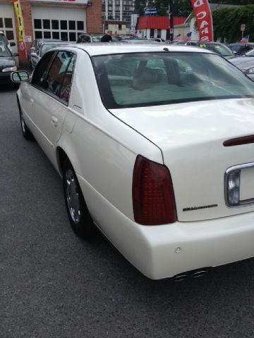 Cadillac Deville 2001 photo 1