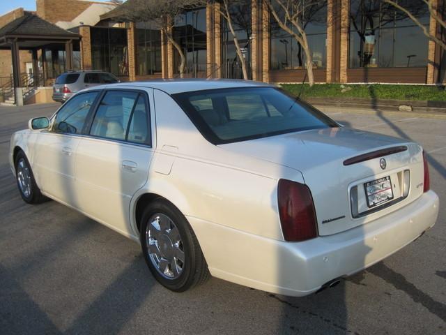 Cadillac Deville 2001 photo 2