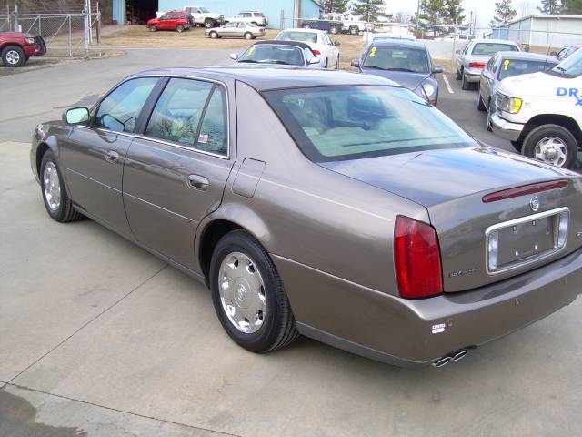 Cadillac Deville 2002 photo 1