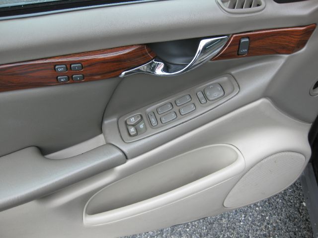 Cadillac Deville 2002 photo 10