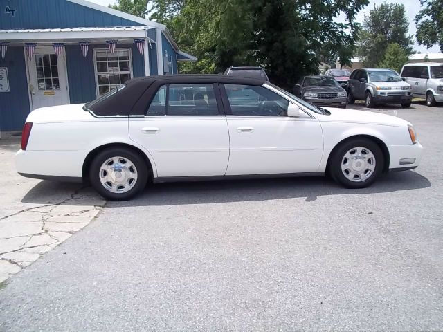 Cadillac Deville 2002 photo 2