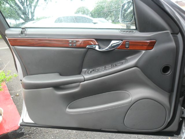 Cadillac Deville 2002 photo 22