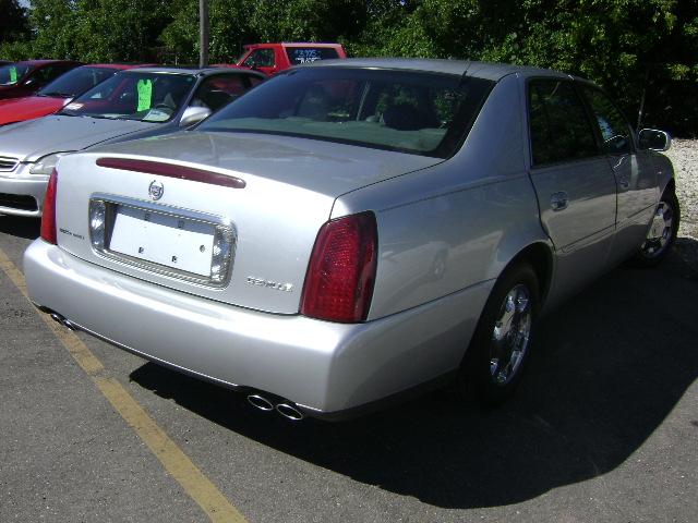 Cadillac Deville 2002 photo 2