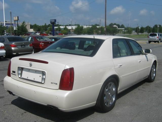 Cadillac Deville 2002 photo 4