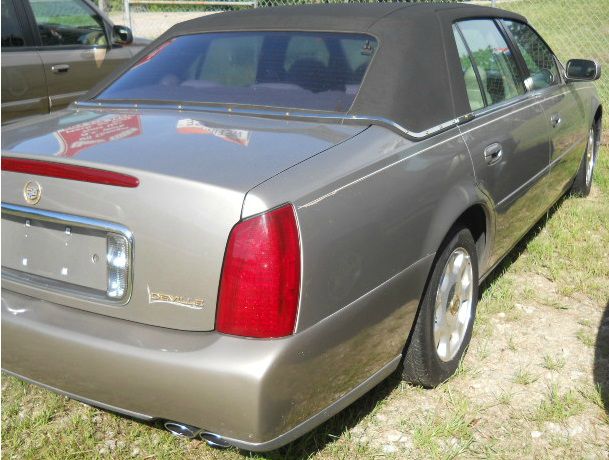 Cadillac Deville 2002 photo 2