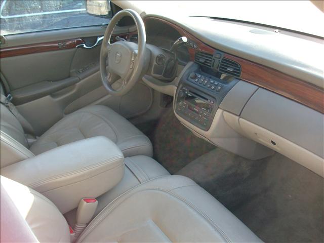 Cadillac Deville 2002 photo 2