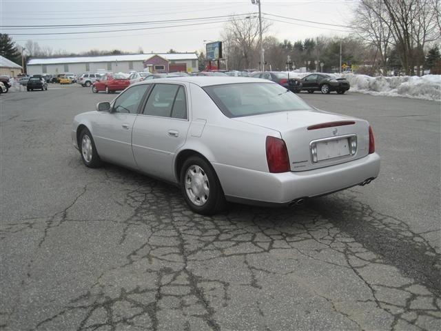 Cadillac Deville 2002 photo 2