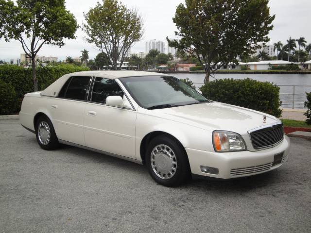 Cadillac Deville Base Sedan