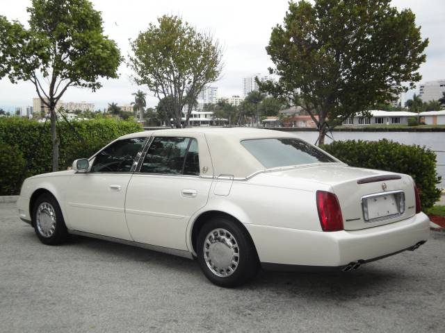 Cadillac Deville 2002 photo 1