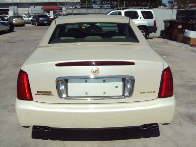 Cadillac Deville 2002 photo 3